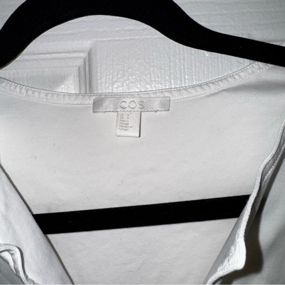 COS Cream V-Neck Short Sleeve Top - Picture 3 of 4